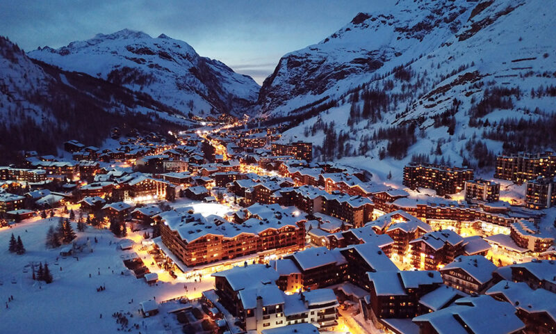 Val d'Isère at night