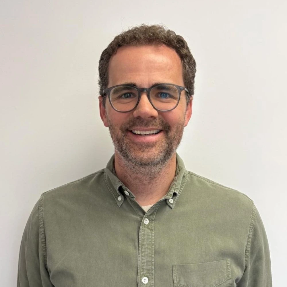 About Us - Ski Famille Alex Dyer